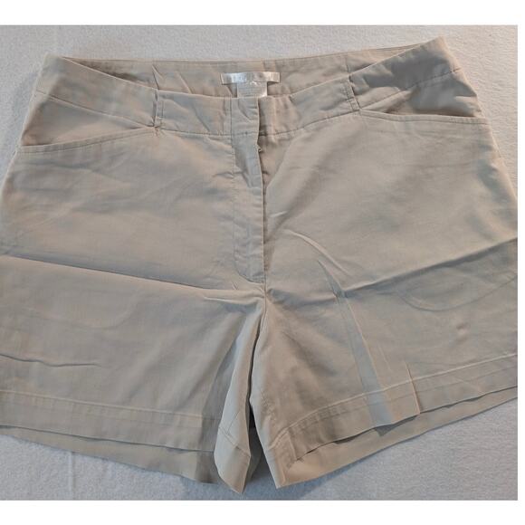 Nike Women's Golf Shorts Dri-Fit Khaki Tan Stretch Size 14 Pockets Athletic‎ - Picture 1 of 4